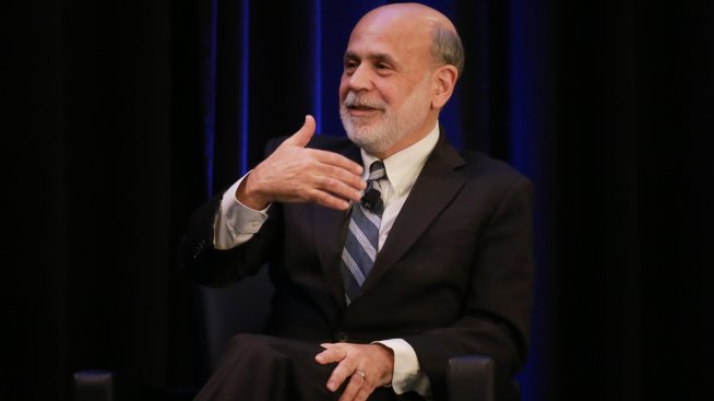 Бен Бернанке призова АЦБ да даде на пазара по-ясни насоки за курса на лихвите