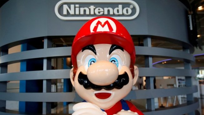"Super Mario Run" продължава да дърпа надолу Nintendo