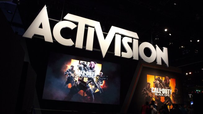 Великобритания започва задълбочен преглед на сделката на Microsoft и Activision