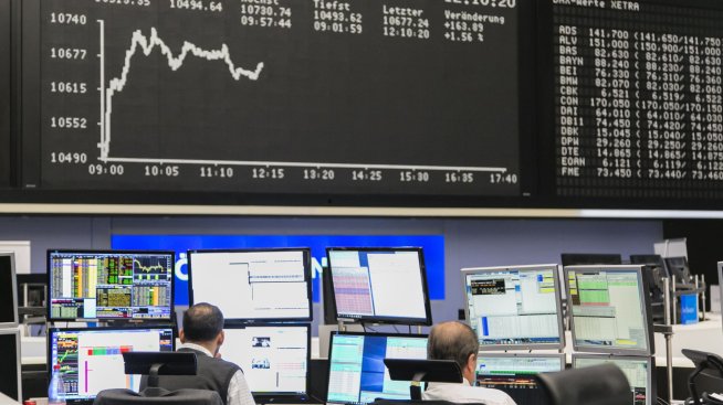 Мрачните икономически сигнали оцветиха в червено европейските индекси