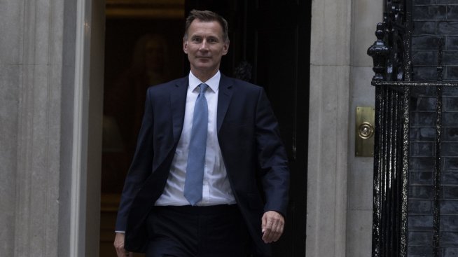 Новият финансов министър Джеръми Хънт трудно ще възстанови доверието във Великобритания