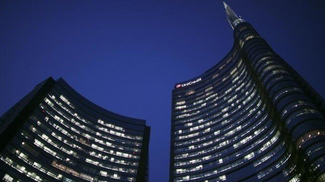 UniCredit и Societe Generale продължават да преговарят за сливане?