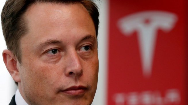 Мъск: Tesla ще остане публична компания