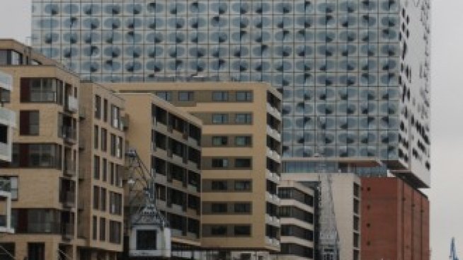 В Хамбург оцеляването при климатичните промени означава живот с водата