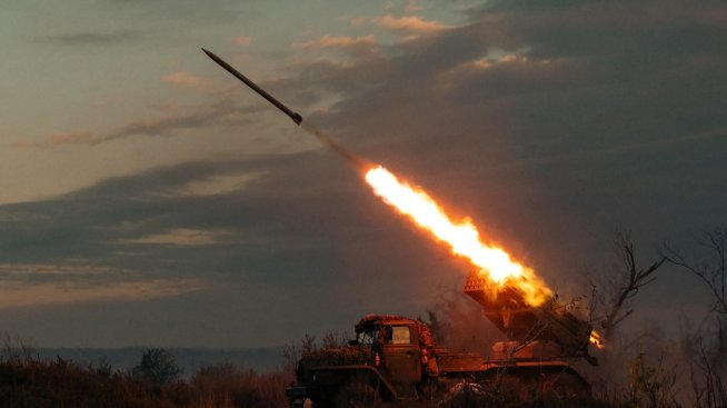 Украйна удари най-голямото руско пристанище в Черно море, Русия отговаря с ракети по Киев*