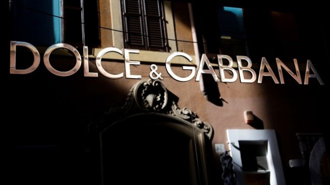 Китайски потребители бойкотират Dolce & Gabbana заради расистки клипове