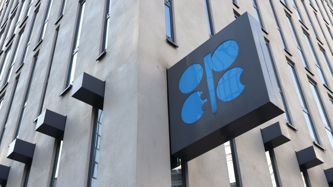 ОПЕК+ ще се придържа към петролната си политика, изключва данни от САЩ