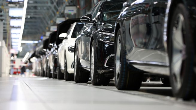 Германското индустриално производство се свива, подкрепяйки прогнозите за рецесия