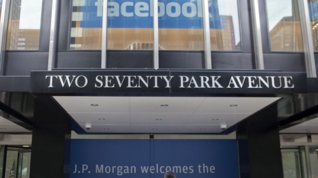 Сградата на европейската централа на Facebook търси нов собственик