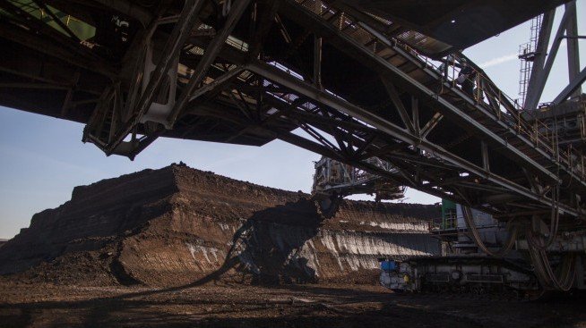 Полша ще слива своите енергийни компании в две големи групи