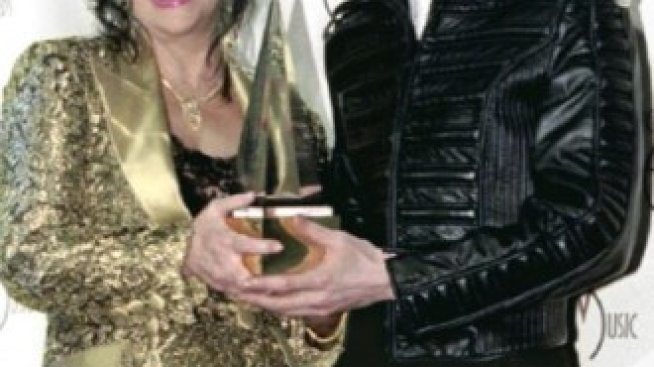 Колекция от вещи на Елизабет Тейлър тръгва на тримесечно турне