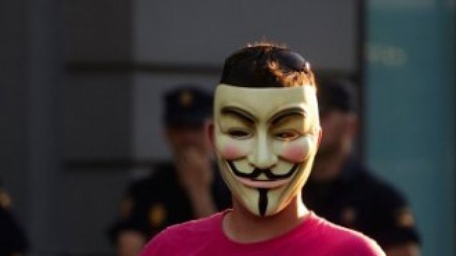 Anonymous: Обявяваме война на Орландо 