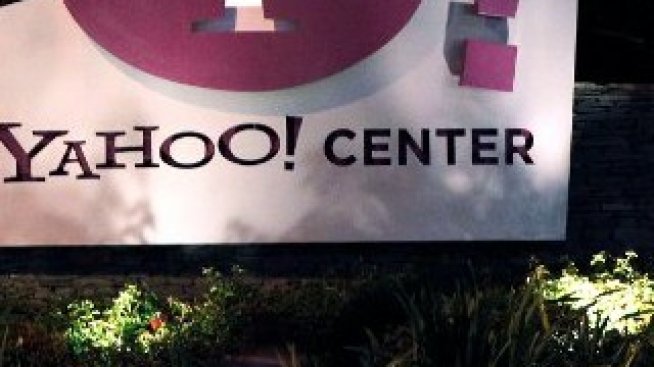 Yahoo Messenger 11 предлага интеграция с Facebook 