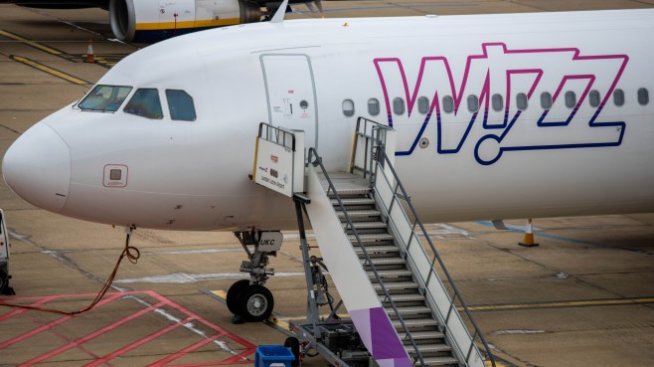 Wizz създава 1000 нови работни места за полетен персонал