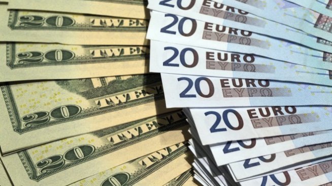 Еврото може да понесе още загуби заради различията между ЕЦБ и Фед