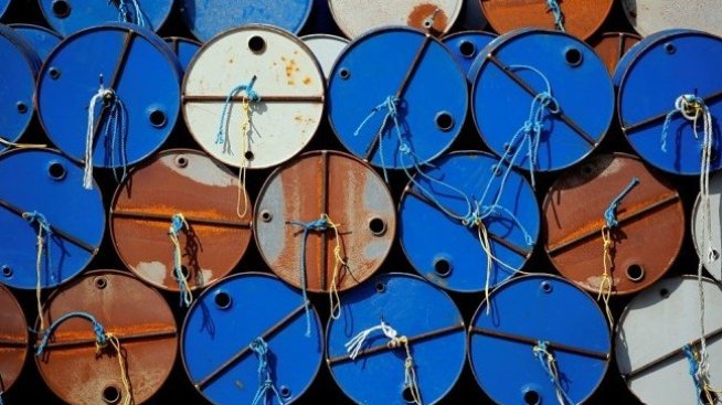 Приготвя ли се Иран да тласне петролните цени към 100 долара за барел?