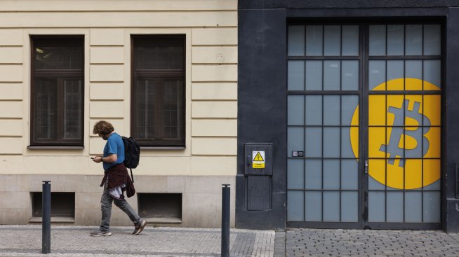 Биткойн ETF-ите правят бебешки стъпки от по 50 млрд. долара към традиционните финанси