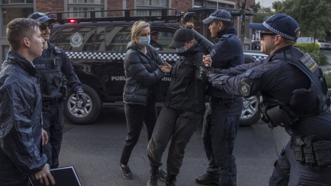 Обществата трябва да бъдат честни относно неизбежните компромиси при някои политики