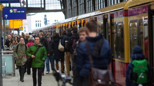 Ръстът на договорените заплати в еврозоната се е забавил от рекордните си нива