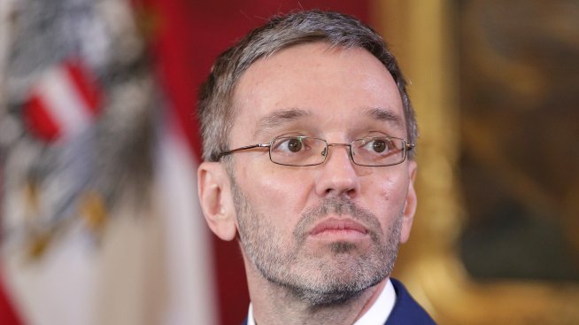 Възраждащата се крайна десница причинява австро-унгарско главоболие на ЕС за Украйна