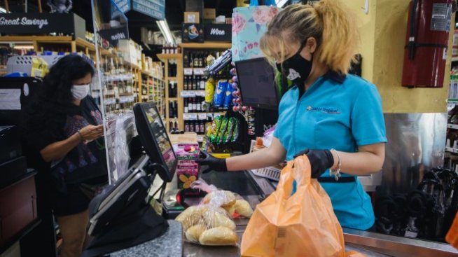 Продажбите на дребно в САЩ се повишиха с повече от очакваното през септември