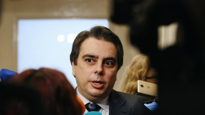 Василев: Не очакваме двуцифрена инфлация, след април започва успокояване