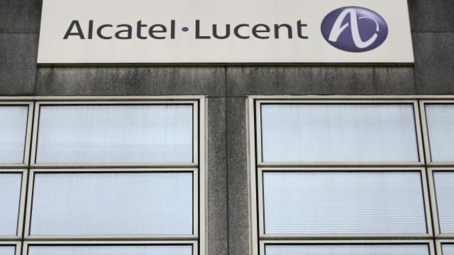 Nokia иска да купи мобилния бизнес на Alcatel?