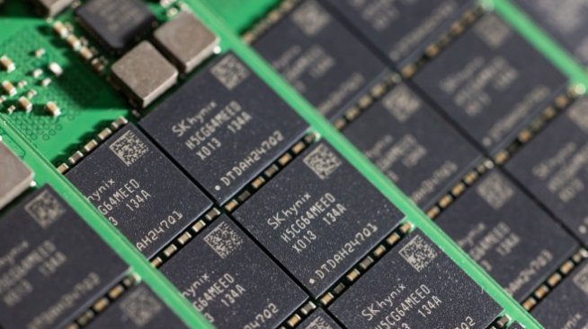 SK Hynix: Възстановяването на пазара на чипове с памет зависи от блокадите в Китай