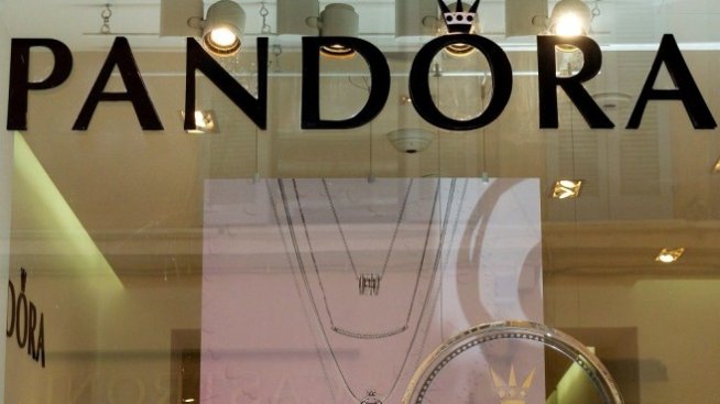 Акциите на Pandora поскъпват заради евентуално поглъщане