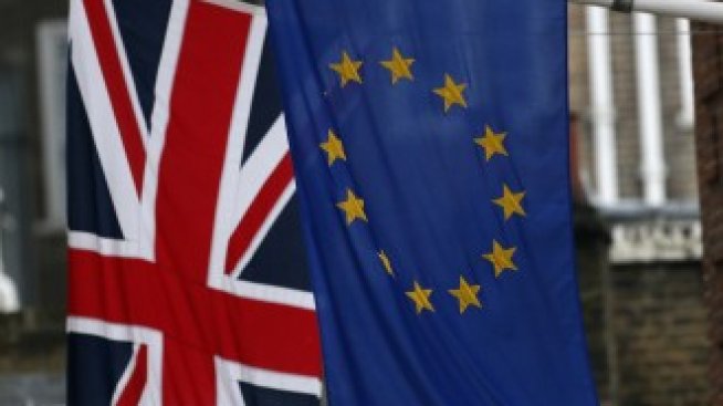 Търговският дефицит на Великобритания се понижи повече от очакваното