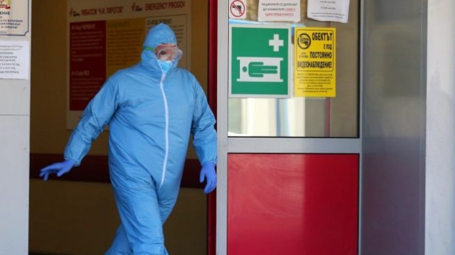 Свръхсмъртността в България намаля наполовина през декември