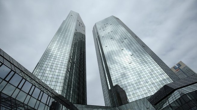 Deutsche Bank е открила дефект в софтуера за платежните трансакции