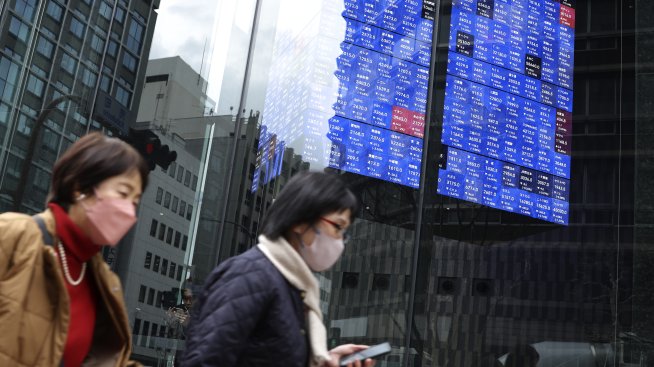 Азиатските пазари отбелязаха спадове дори след повишенията на Wall Street