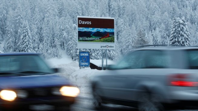 Лимузините на световните лидери в Давос са най-големият дразнител за местните