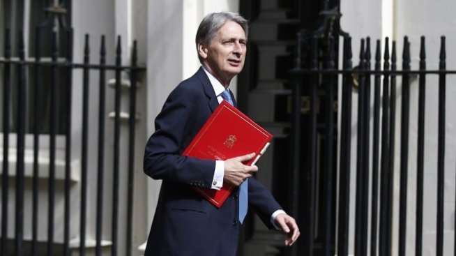 Великобритания повиши прогнозите за икономиката си преди Brexit