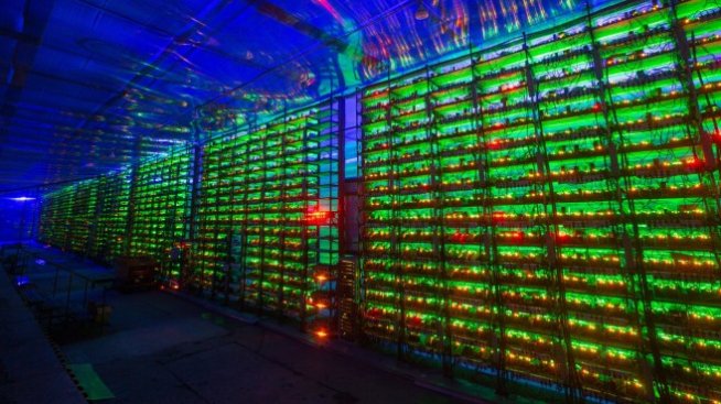 Добивът на биткойни в Китай ще харчи повече ток от цяла Италия до 2024 г.