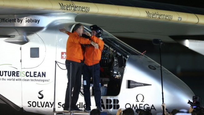 Solar Impulse 2 - първият соларен самолет, обиколил света