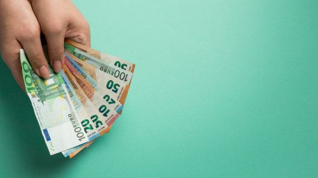 Българите вземат най-ниската средна годишна заплата в ЕС