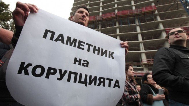Прокуратура разпореди на КПКОНПИ да провери Николина Ангелкова и Валери Жаблянов