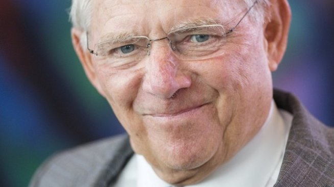 Шойбле поиска единни европейски закони за бежанците