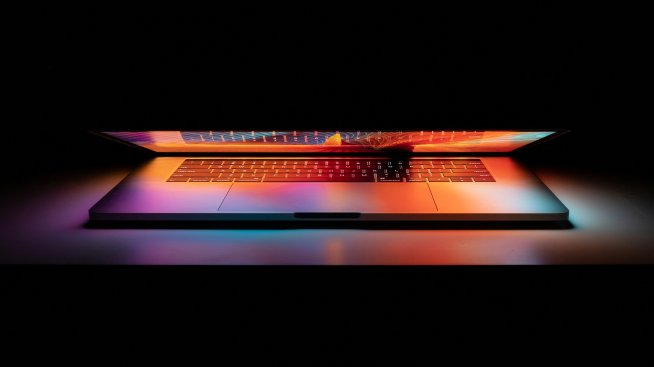 Ерата на AI компютрите: Как модерната техника променя бизнес решенията?