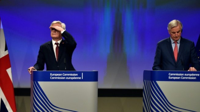 ЕС дава двуседмичен срок на Лондон за напредък по Brexit