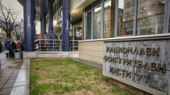 Ръстът на пенсиите в две стъпки за 2022 г. мина през бюджетната комисия