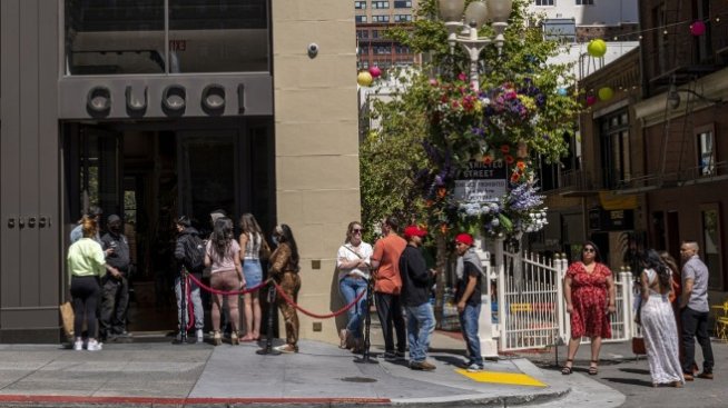 Kering се опитва да се еманципира от Gucci