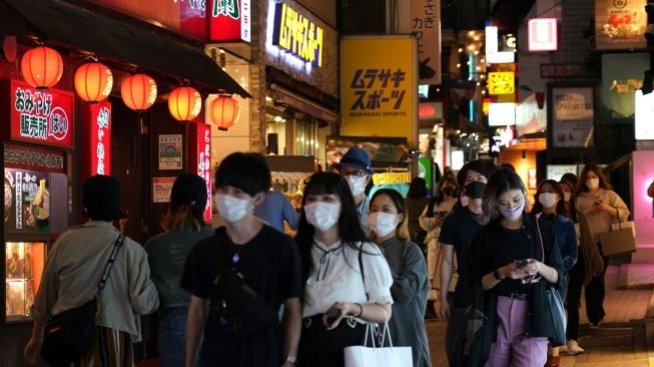 Ще успее ли слабата йена да повиши потреблението?