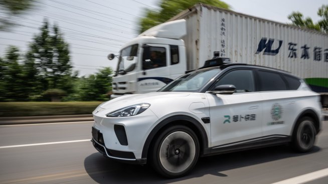 Китай дава зелена светлина за тестване на автономни коли по обществените пътища
