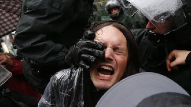 Антикапиталисти блокираха достъпа до сградата на ЕЦБ