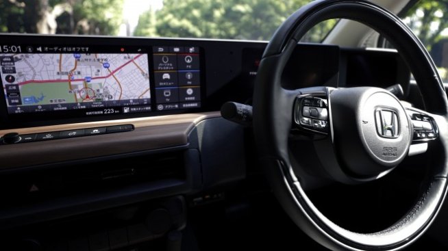 За разлика от Toyota Honda залага на електрификацията