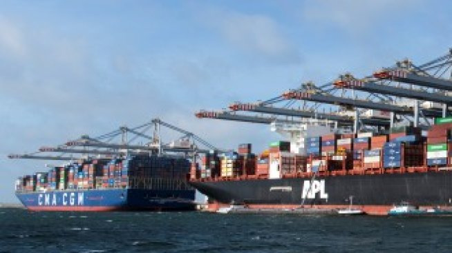 Най-голямото пристанище в Европа очаква със затаен дъх развръзката около Brexit