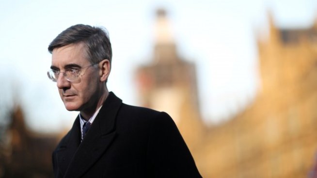 Лидерът на консервативните евроскептици е все по-склонен на компромис за Brexit